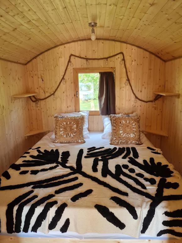Les Roulottes Du Pilat Hotel Maclas Luaran gambar